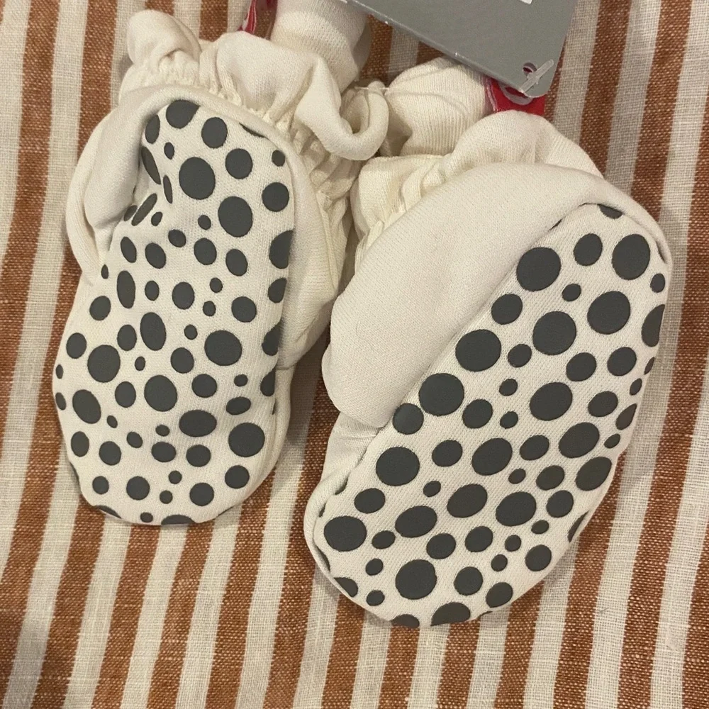 Zutano Cream Baby Mittens and Booties bundle newborn/3 months